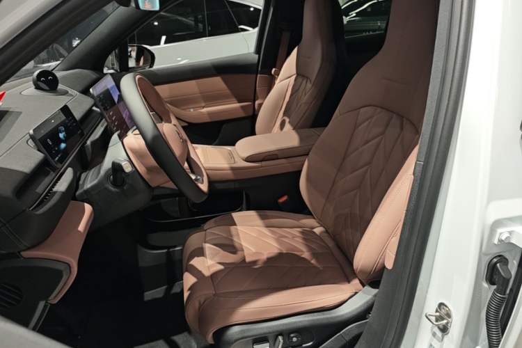 Used Nio EC6 2025 75 kWh Left Front Seat
