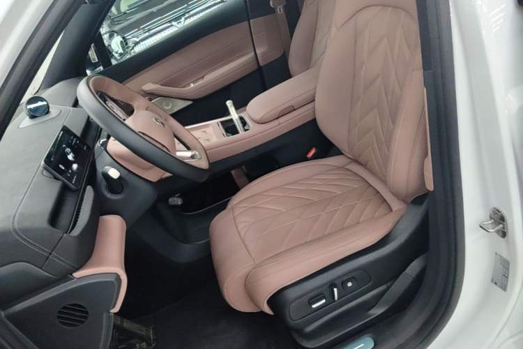 Used Nio EC6 2025 75 kWh Left Front Seat