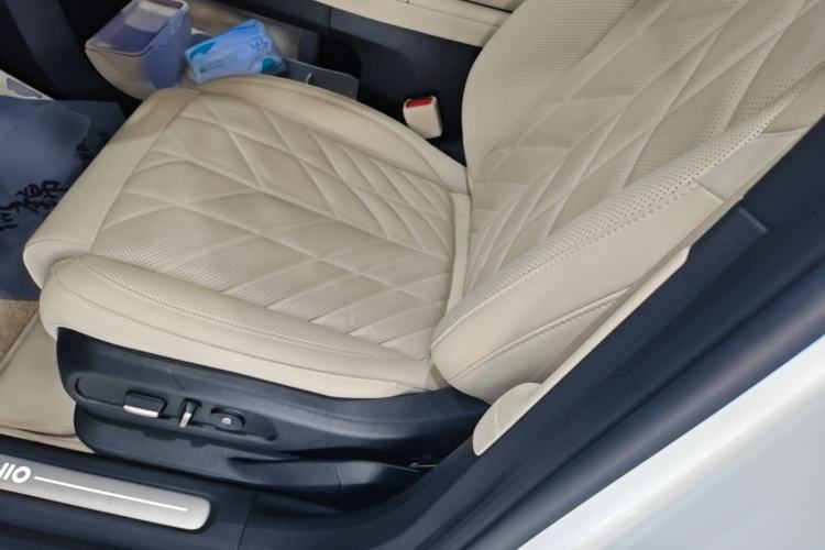 Used Nio EC6 2025 75 kWh Left Front Seat