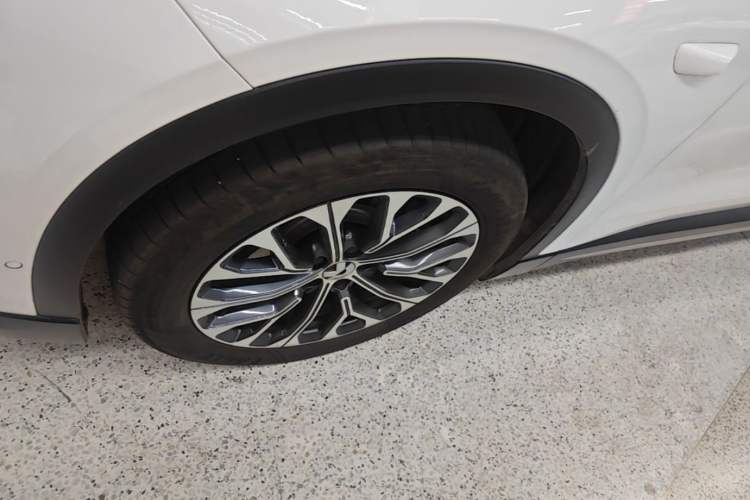 Used Nio EC6 2025 75 kWh Left Front Wheel Hub