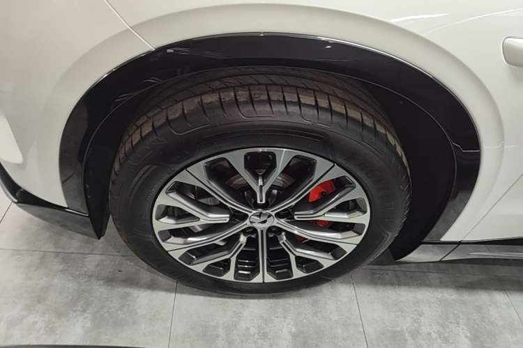 Used Nio EC6 2025 75 kWh Left Front Wheel Hub