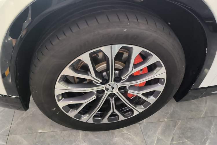 Used Nio EC6 2025 75 kWh Left Front Wheel Hub