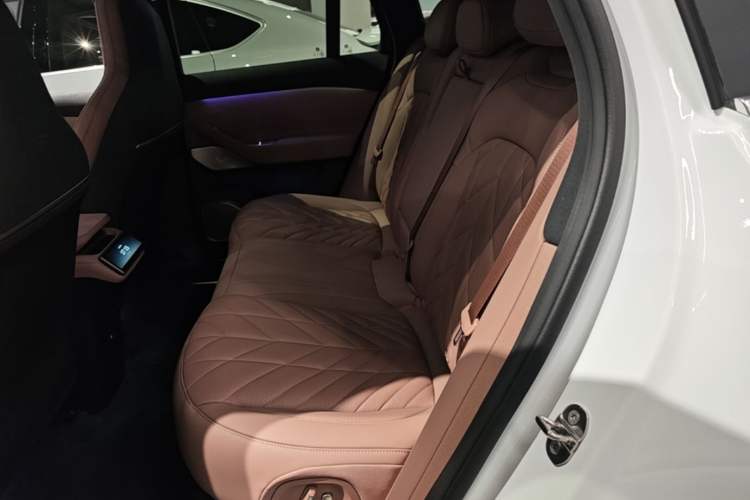 Used Nio EC6 2025 75 kWh Left Rear Seat