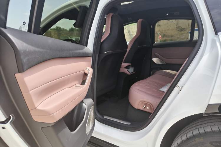 Used Nio EC6 2025 75 kWh Left Rear Seat