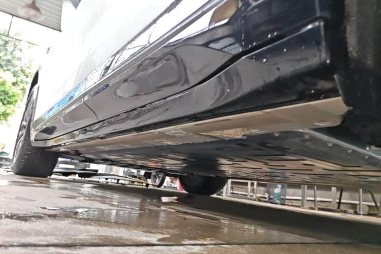 Used Nio EC6 2025 75 kWh Left Side Sill