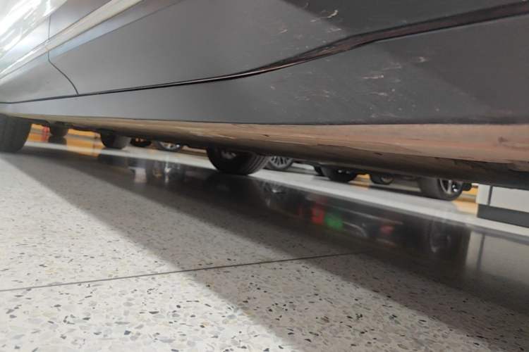 Used Nio EC6 2025 75 kWh Left Side Sill