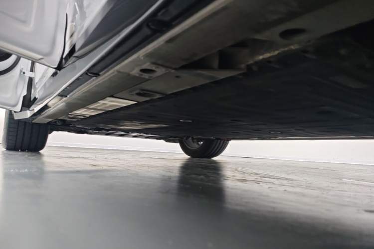 Used Nio EC6 2025 75 kWh Left Side Sill