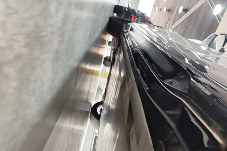 Used Nio EC6 2025 75 kWh Left Side Sill