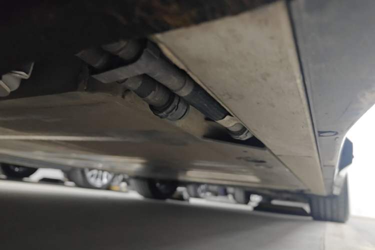Used Nio EC6 2025 75 kWh Left Side Sill
