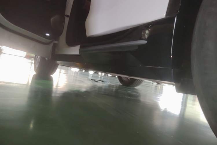 Used Nio EC6 2025 75 kWh Left Side Sill