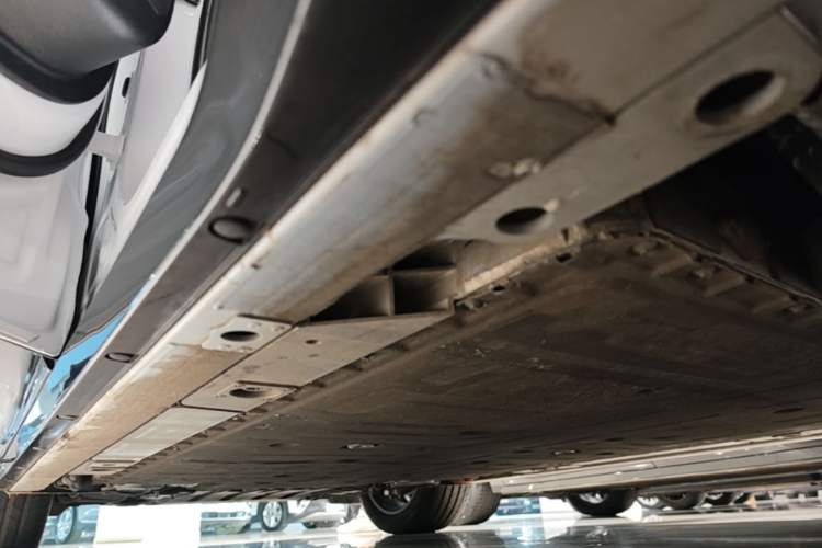 Used Nio EC6 2025 75 kWh Left Side Sill