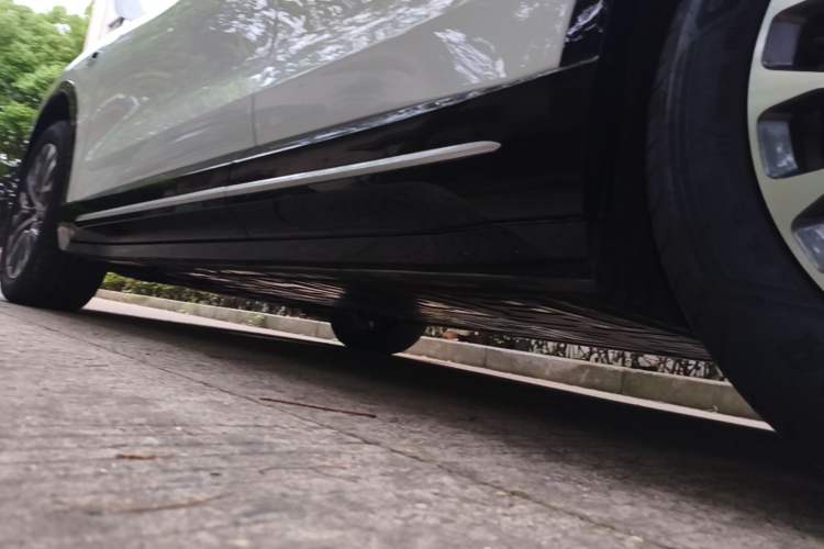 Used Nio EC6 2025 75 kWh Left Side Sill