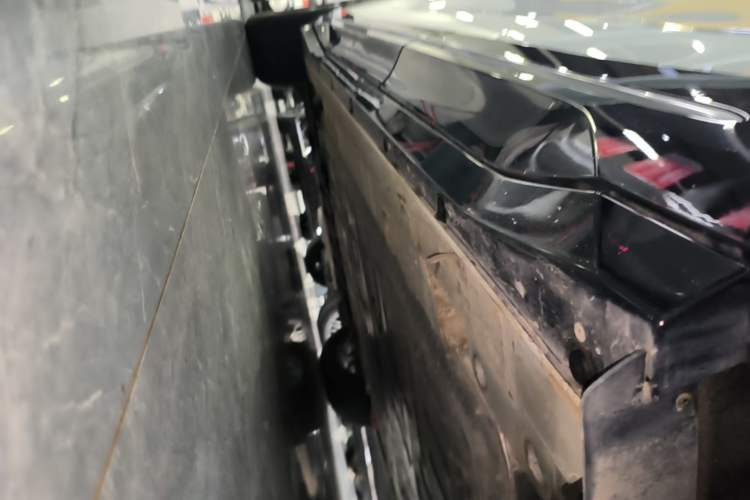 Used Nio EC6 2025 75 kWh Left Side Sill