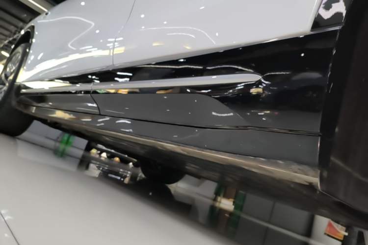 Used Nio EC6 2025 75 kWh Left Side Sill