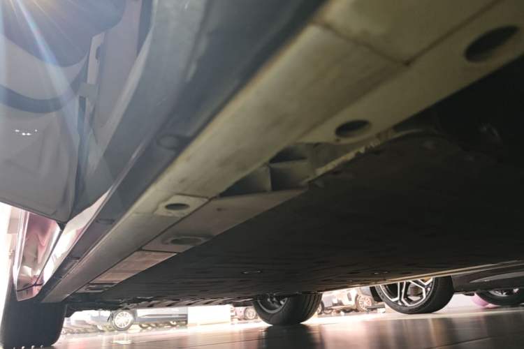 Used Nio EC6 2025 75 kWh Left Side Sill