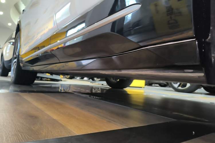 Used Nio EC6 2025 75 kWh Left Side Sill
