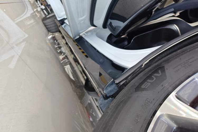 Used Nio EC6 2025 75 kWh Left Side Sill