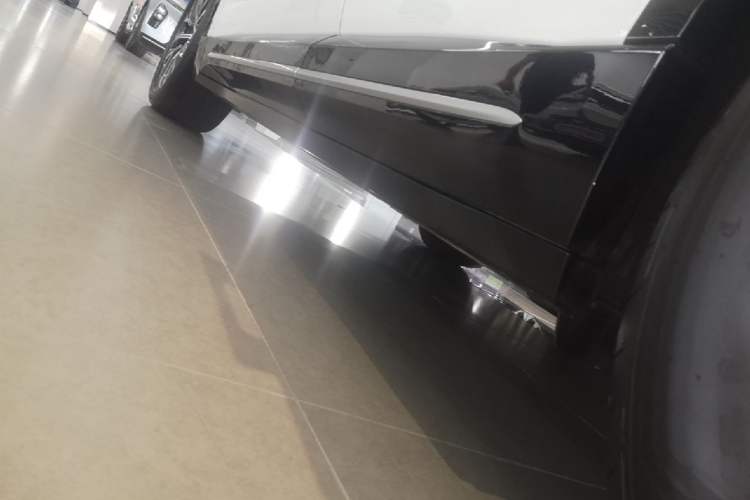 Used Nio EC6 2025 75 kWh Left Side Sill
