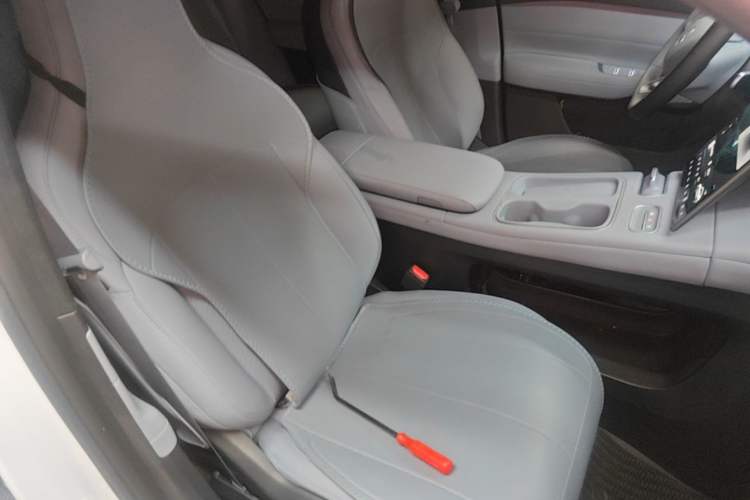 Used Nio EC6 2025 75 kWh Right Front Seat