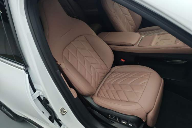 Used Nio EC6 2025 75 kWh Right Front Seat