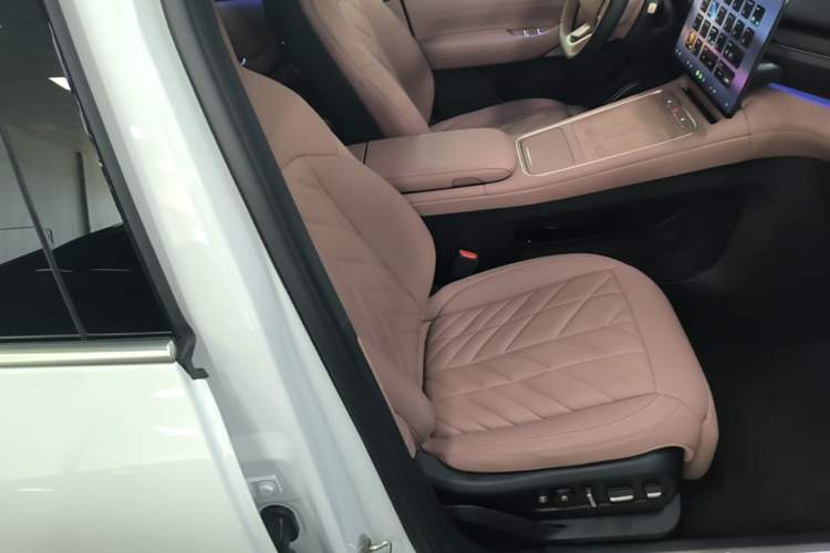 Used Nio EC6 2025 75 kWh Right Front Seat