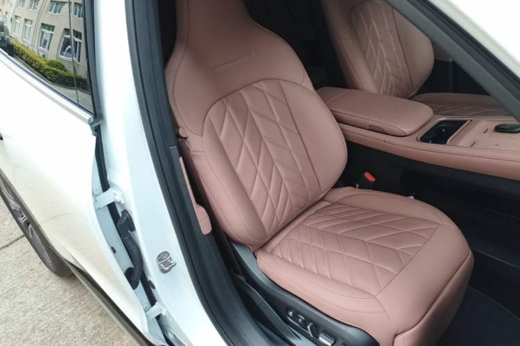 Used Nio EC6 2025 75 kWh Right Front Seat