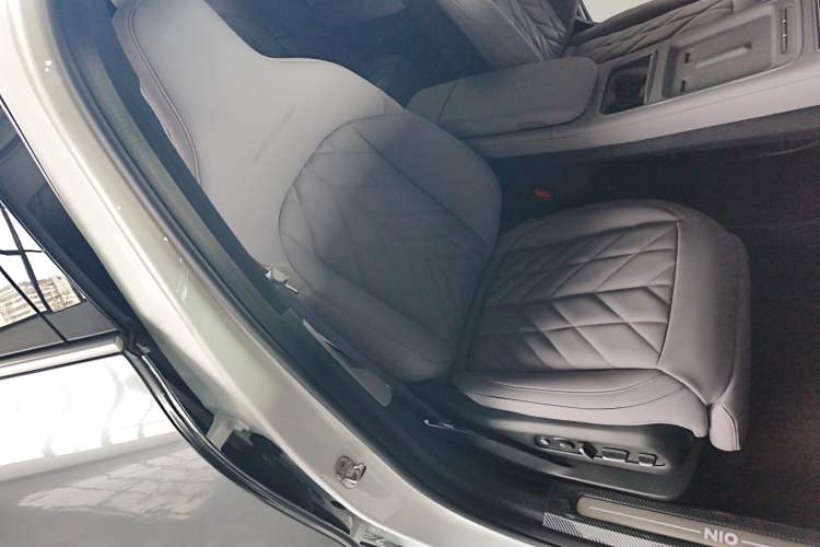 Used Nio EC6 2025 75 kWh Right Front Seat