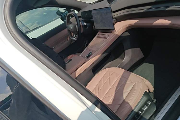 Used Nio EC6 2025 75 kWh Right Front Seat