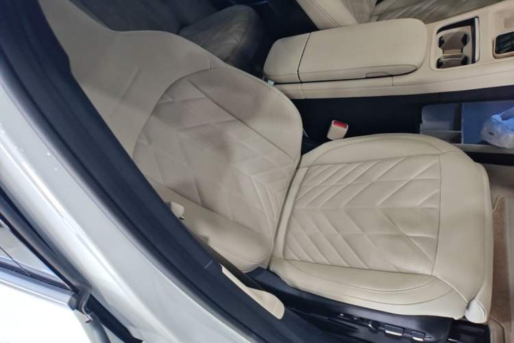Used Nio EC6 2025 75 kWh Right Front Seat