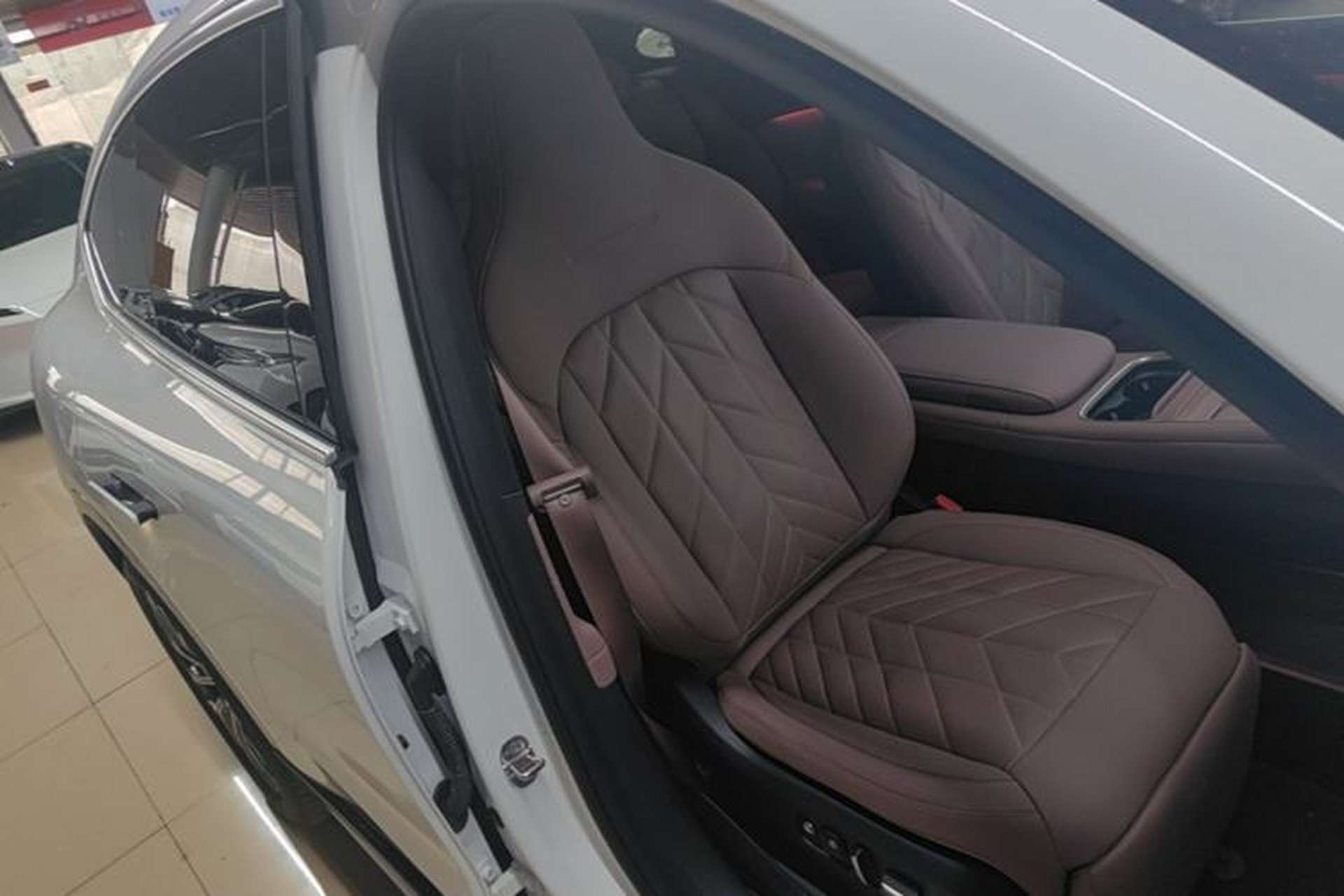 Used Nio EC6 2025 75 kWh Right Front Seat