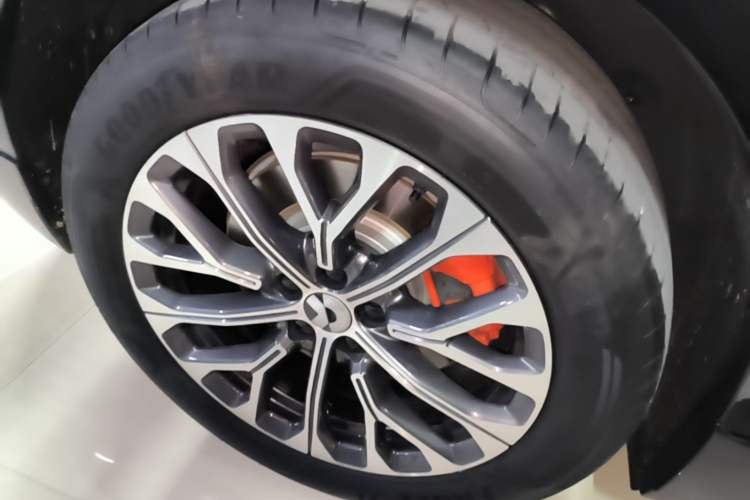 Used Nio EC6 2025 75 kWh Right Rear Wheel Hub