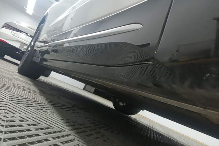 Used Nio EC6 2025 75 kWh Right Side Sill