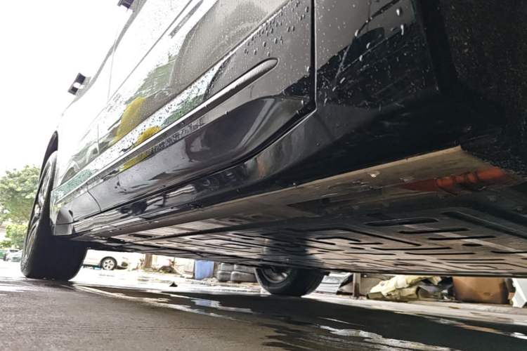 Used Nio EC6 2025 75 kWh Right Side Sill