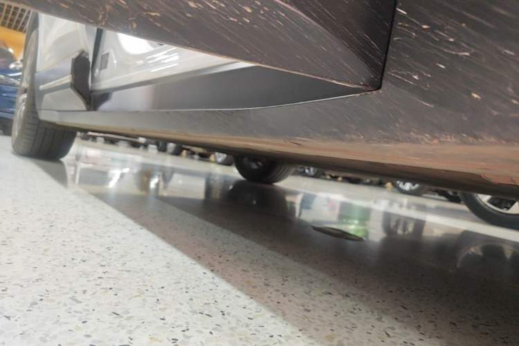 Used Nio EC6 2025 75 kWh Right Side Sill