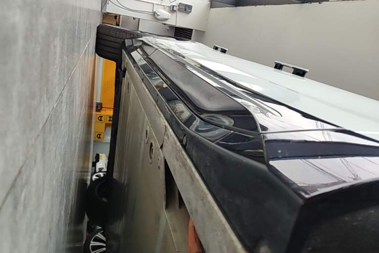 Used Nio EC6 2025 75 kWh Right Side Sill