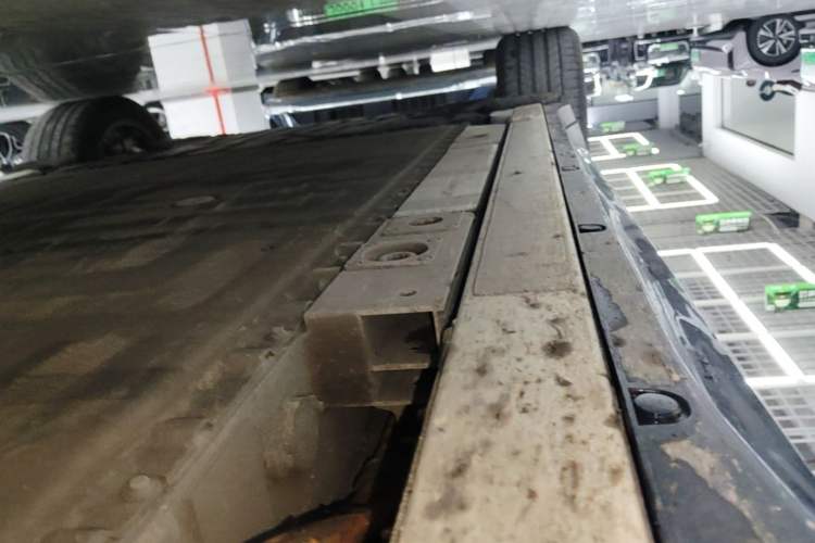 Used Nio EC6 2025 75 kWh Right Side Sill