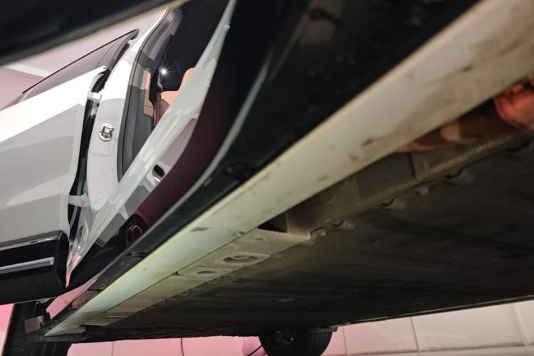 Used Nio EC6 2025 75 kWh Right Side Sill