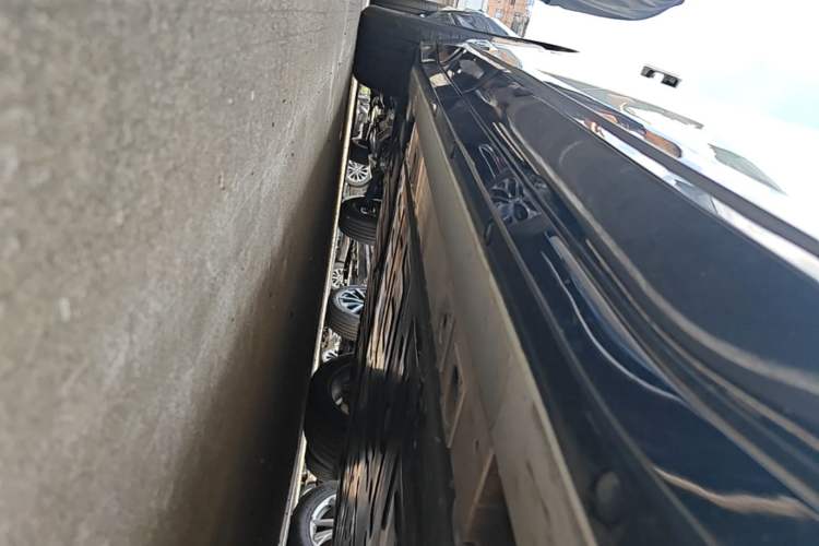 Used Nio EC6 2025 75 kWh Right Side Sill