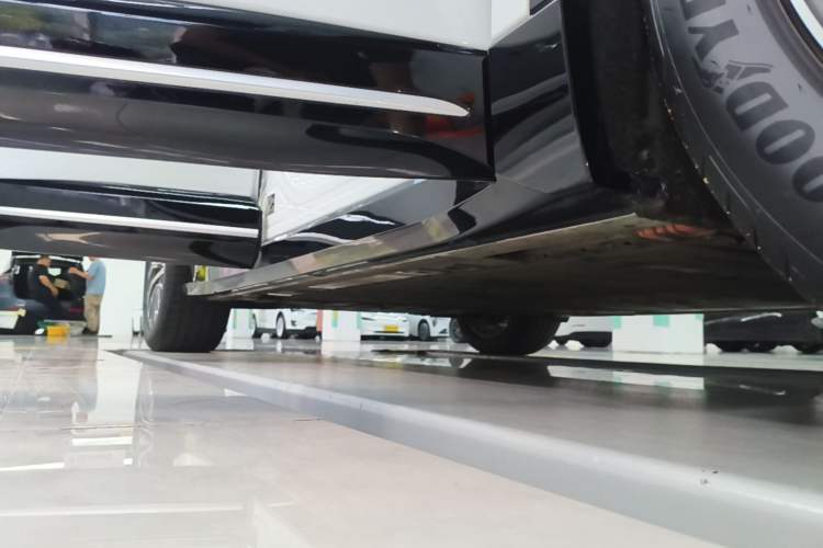 Used Nio EC6 2025 75 kWh Right Side Sill