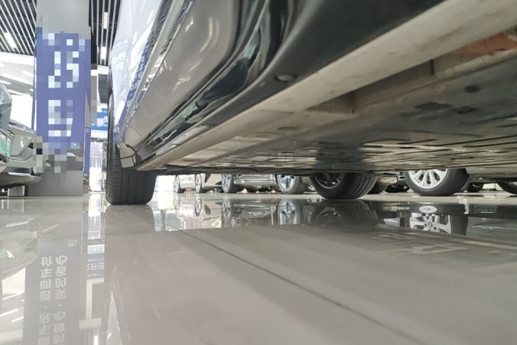 Used Nio EC6 2025 75 kWh Right Side Sill
