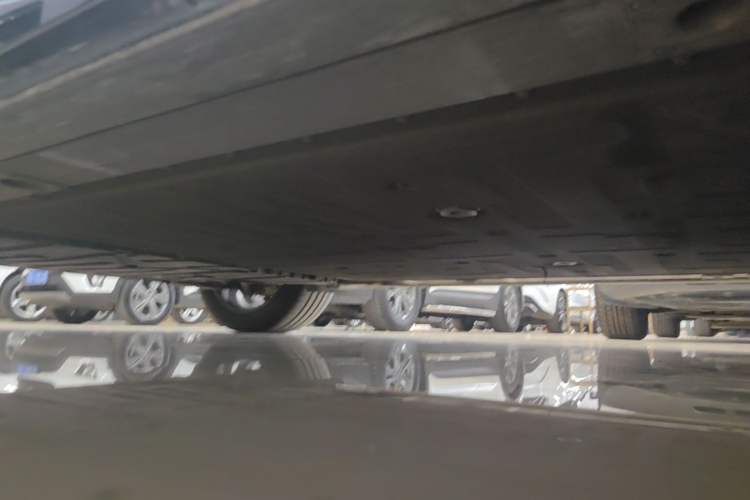 Used Nio EC6 2025 75 kWh Right Side Sill