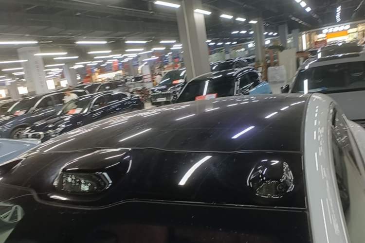 Used Nio EC6 2025 75 kWh Roof