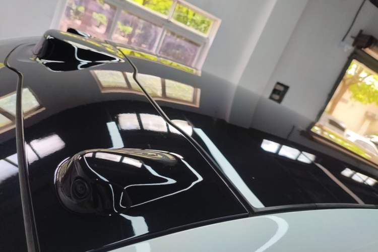 Used Nio EC6 2025 75 kWh Roof