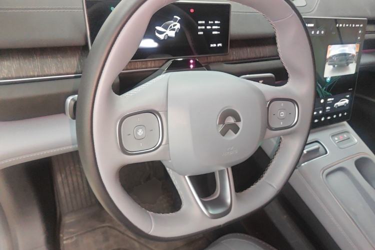 Used Nio EC6 2025 75 kWh Steering Wheel