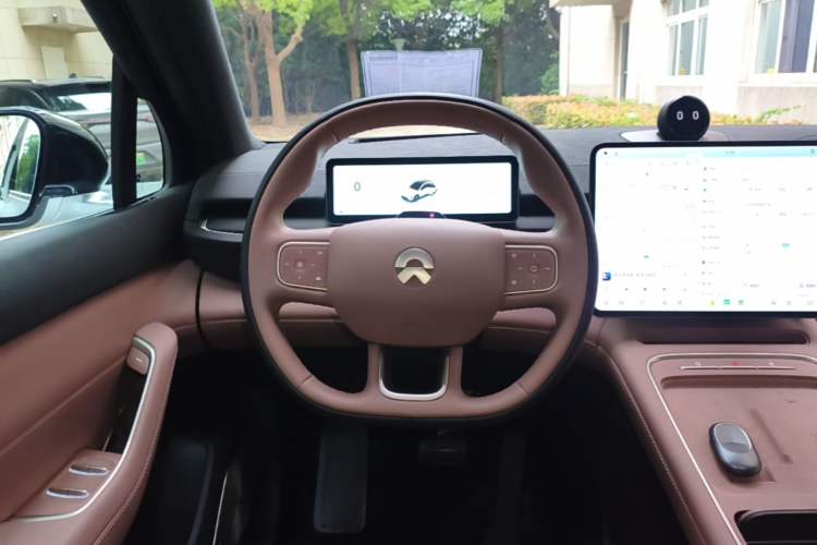 Used Nio EC6 2025 75 kWh Steering Wheel