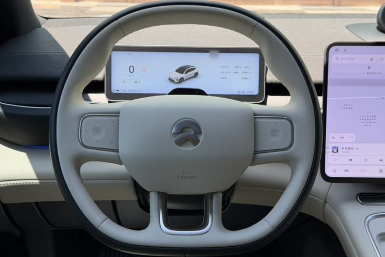 Used Nio EC6 2025 75 kWh Steering Wheel