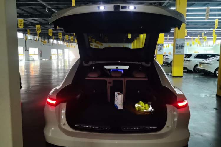 Used Nio EC6 2025 75 kWh Trunk