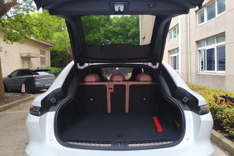 Used Nio EC6 2025 75 kWh Trunk