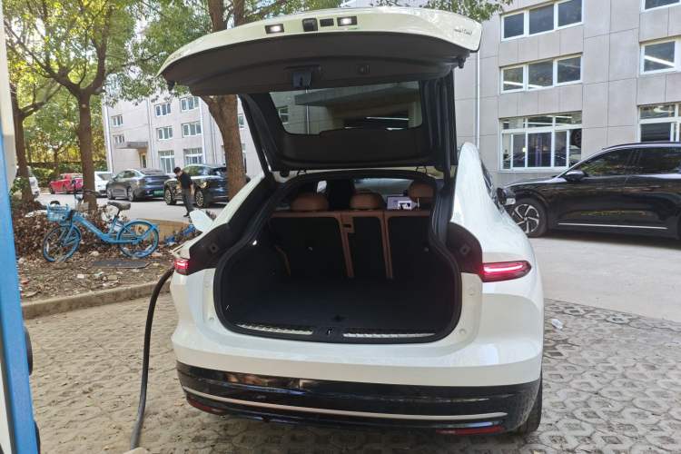 Used Nio EC6 2025 75 kWh Trunk