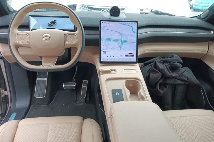 Used Nio EC7 2023 75 kWh Interior 2